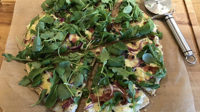 Tarte Flambée -Klar för servering