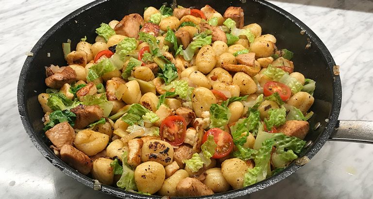 Gnocchipytt med kyckling och halloumi -enkelt & gott
