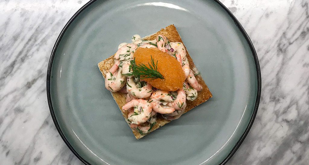 Toast Skagen med löjrom -ett säkert kort