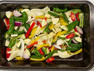 Rostad grönsakssallad -med fänkål, zucchini och flera sorters paprika