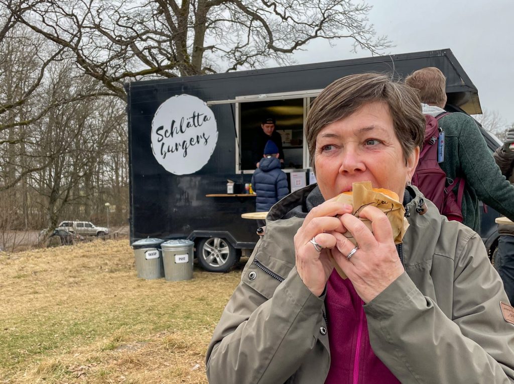 Schlätta Burgers -lunch för hungriga fågelskådare vid Trandansen