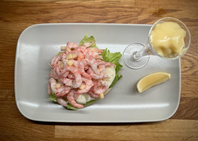 Räkmacka med syrat äpple