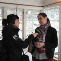 Sabina Hualpa Blomgren på Hushållningssällskapet intervjuas av Sveriges Radio