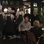Applåder för kockar och servis