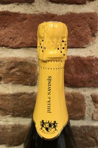 Julià & Navinès -Ekologisk halvsöt Cava Neck Julià & Navinès -Ekologisk halvsöt Cava Neck