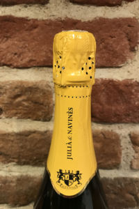  Julià & Navinès -Ekologisk halvsöt Cava Neck