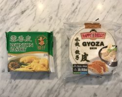 Fryst dumplingsdeg i ark Fryst dumplingsdeg i ark
