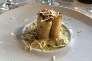 Pacchieri ripieni di prosciutto arrosto gratinati con rosso di Langhe