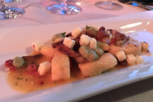 Ricotta gnocchi con fave, pancetta e pecorino