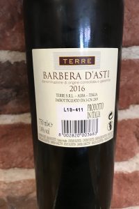 Terre Barbera d'Alba -Back Terre Barbera d'Alba -Ungt och prisvärt från Piemonte-Neck -Back