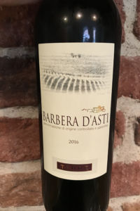 Terre Barbera d'Alba -Ungt och prisvärt från Piemonte-Neck -Front